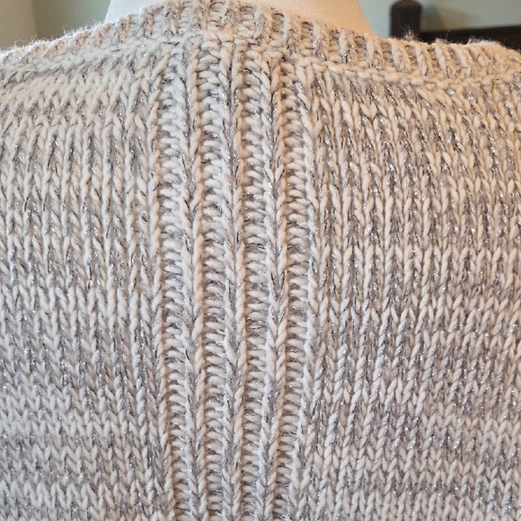 White House Black Market Cream With Metallic Thread Textured Knit Poncho Med - Picture 6 of 9